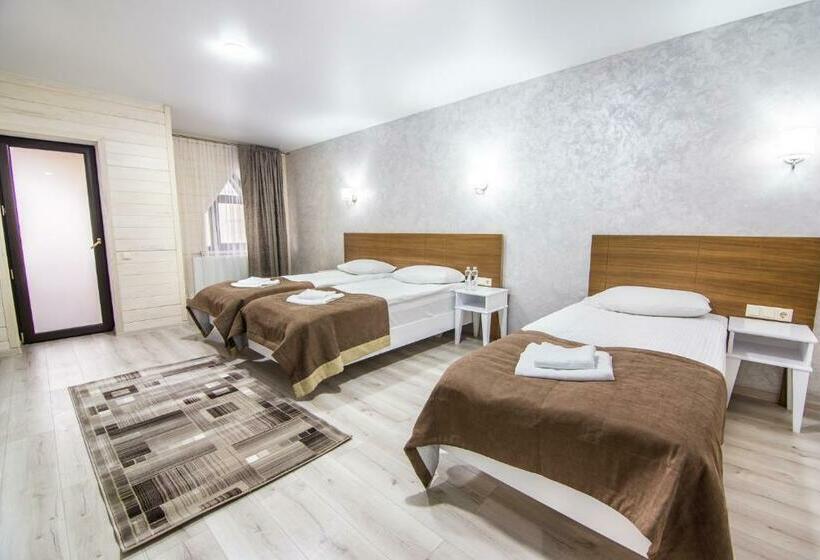 اتاق استاندارد سه تخته با بالکن, Diamond Resort Black