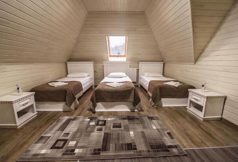 Habitaci�n Est�ndar Abuhardillada, Diamond Resort Black