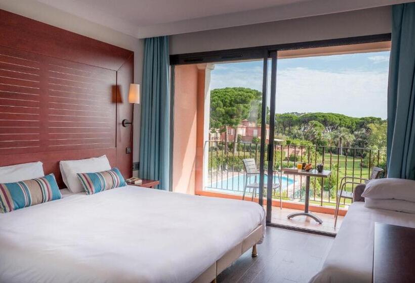Трехместный Номер Стандарт Вид на Сад, Les Jardins De Saintemaxime