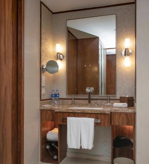 اتاق پرمیوم, Sheraton Grand Shanghai Pudong Hotel & Residences