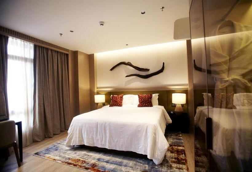 سوییت اجرایی, Resorts World Awana