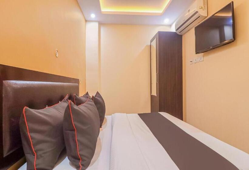 Quarto Estandar, Collection O M V Inn Near Chaudhary Charan Singh International Airport