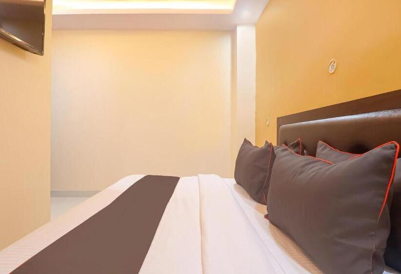 Quarto Estandar, Collection O M V Inn Near Chaudhary Charan Singh International Airport