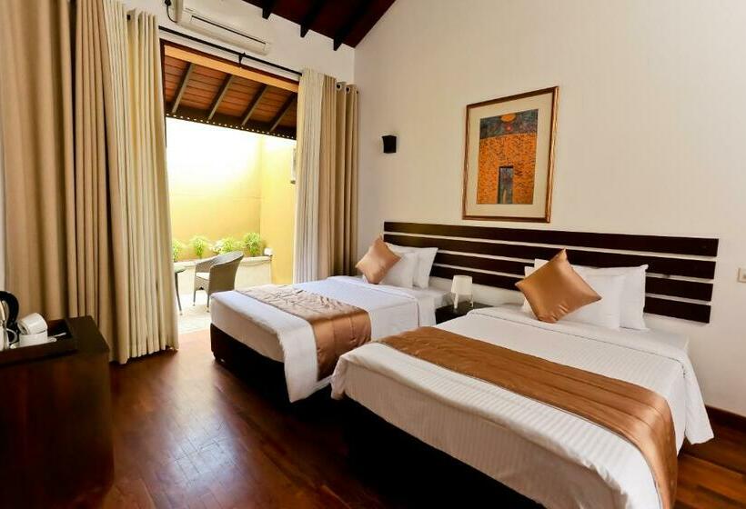 اتاق لوکس با تخت بزرگ, Swanee Grand