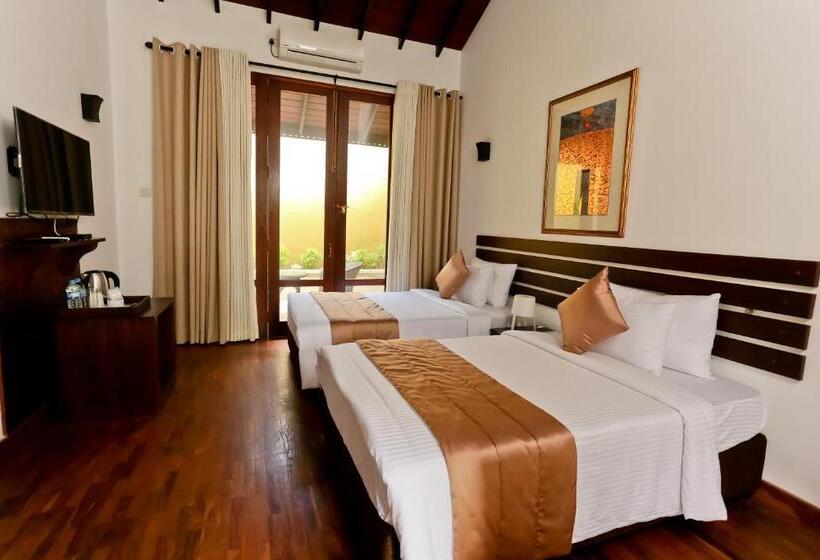 اتاق لوکس با تخت بزرگ, Swanee Grand