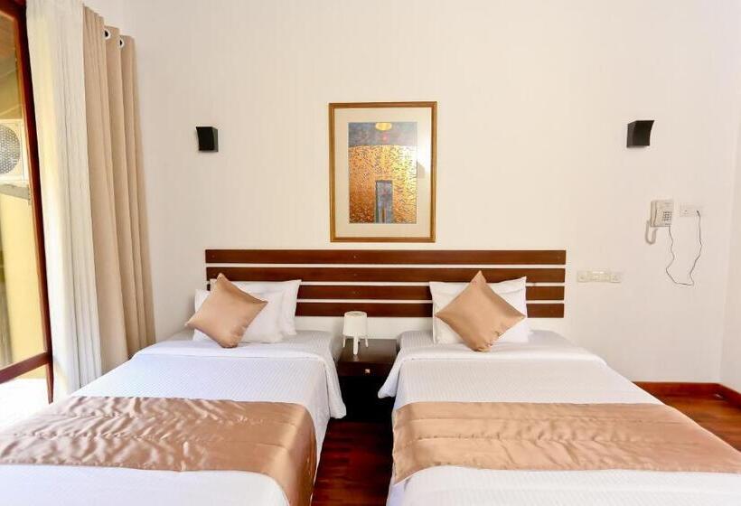 اتاق لوکس با تخت بزرگ, Swanee Grand