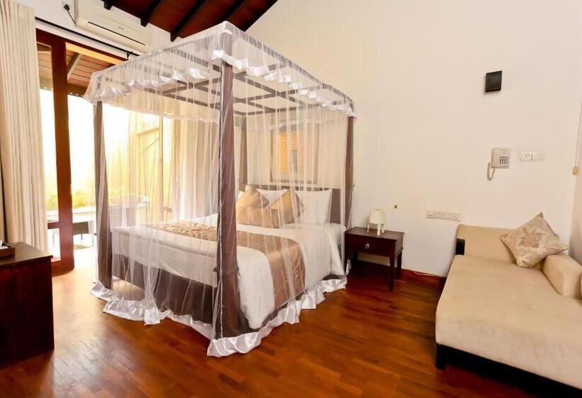 اتاق لوکس با تخت بزرگ, Swanee Grand