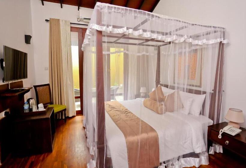 اتاق لوکس با تخت بزرگ, Swanee Grand