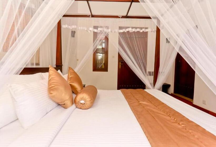 اتاق لوکس با تخت بزرگ, Swanee Grand