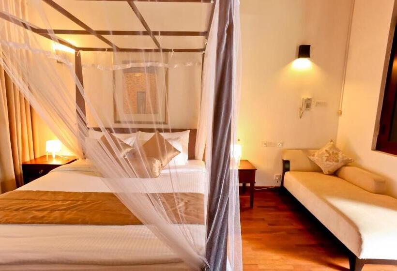 اتاق لوکس با تخت بزرگ, Swanee Grand