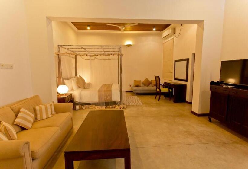 سوییت خانوادگی, Swanee Grand