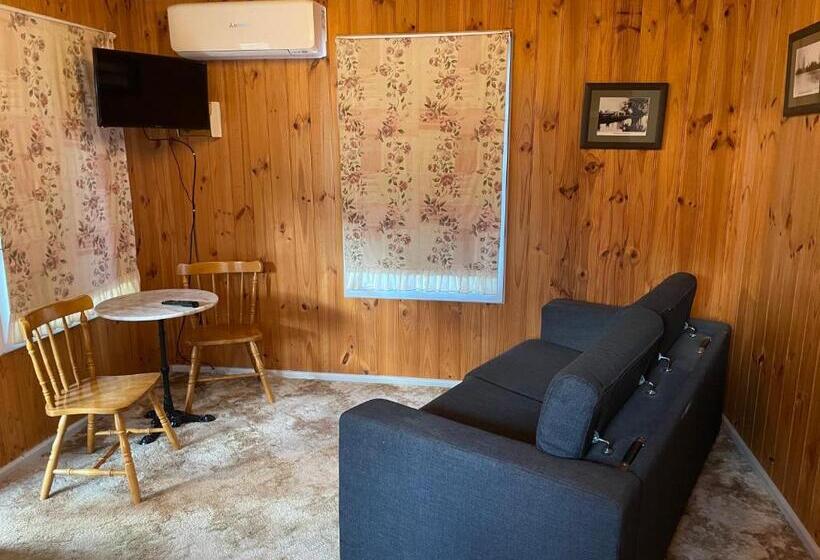 스탠다드 스튜디오, Happy Wanderer Motel Cohuna 70s Style