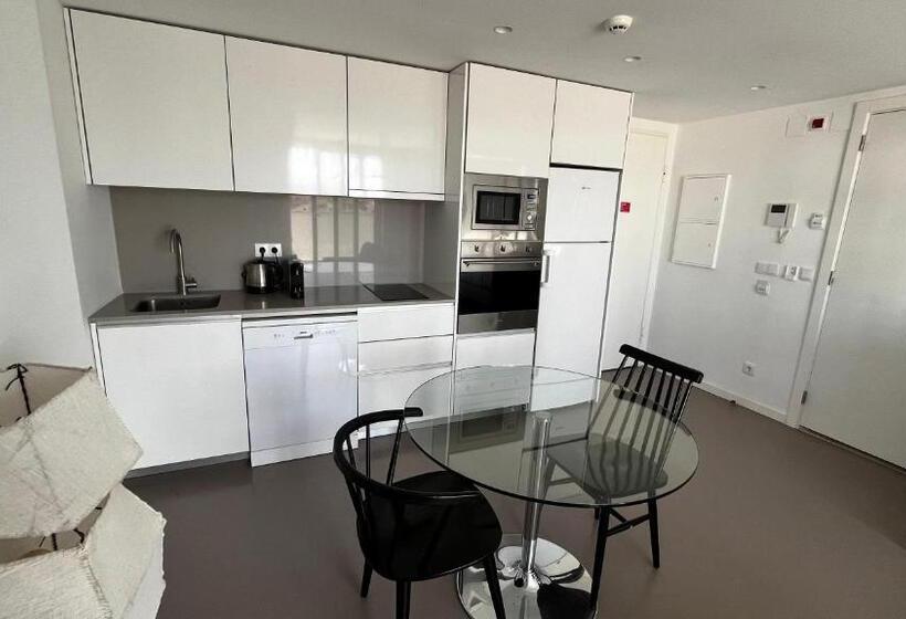 استودیو استاندارد با بالکن, Oscar Concept Apartments