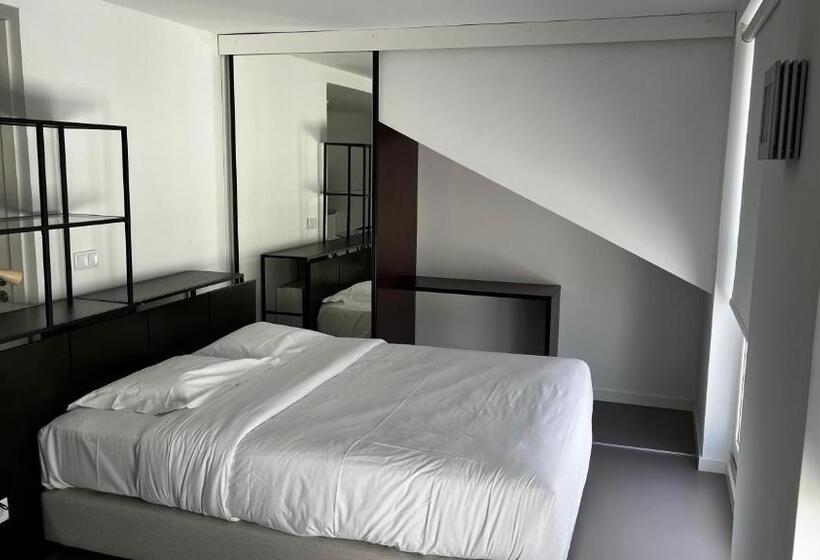 استودیو استاندارد با بالکن, Oscar Concept Apartments