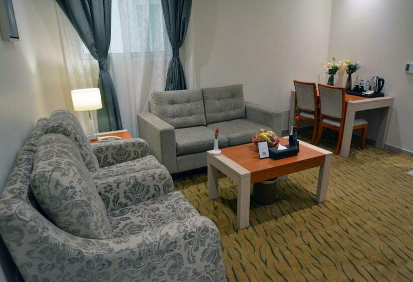اتاق سوپریور با تخت بزرگ, Roof Hotel Apartments