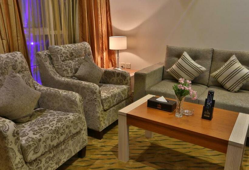 اتاق سوپریور با تخت بزرگ, Roof Hotel Apartments