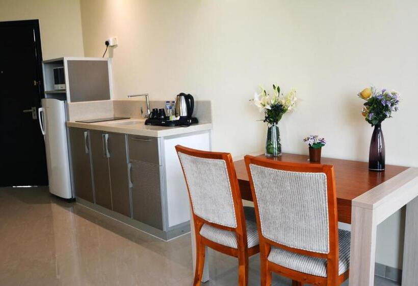 سوییت, Roof Hotel Apartments