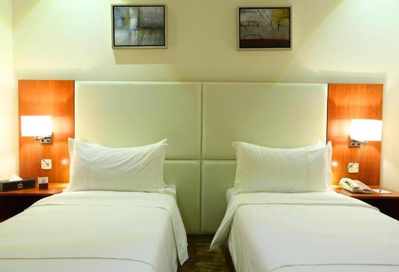اتاق سوپریور, Roof Hotel Apartments