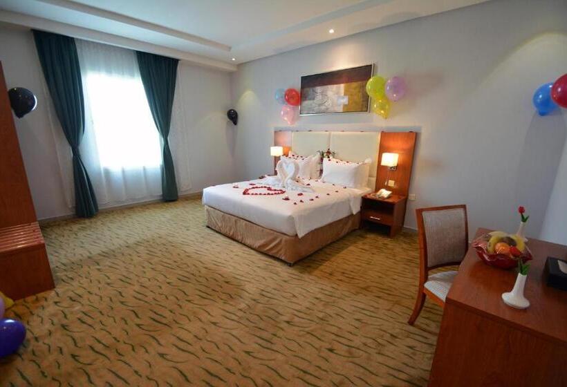 اتاق استاندارد با وان آب گرم, Roof Hotel Apartments
