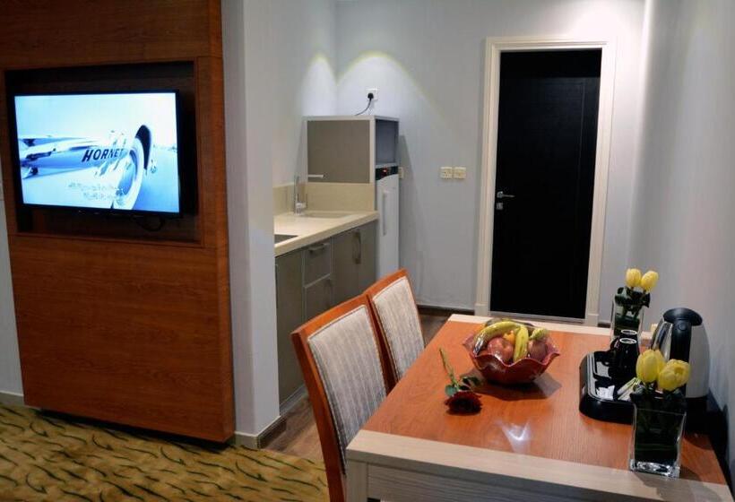 اتاق استاندارد با وان آب گرم, Roof Hotel Apartments