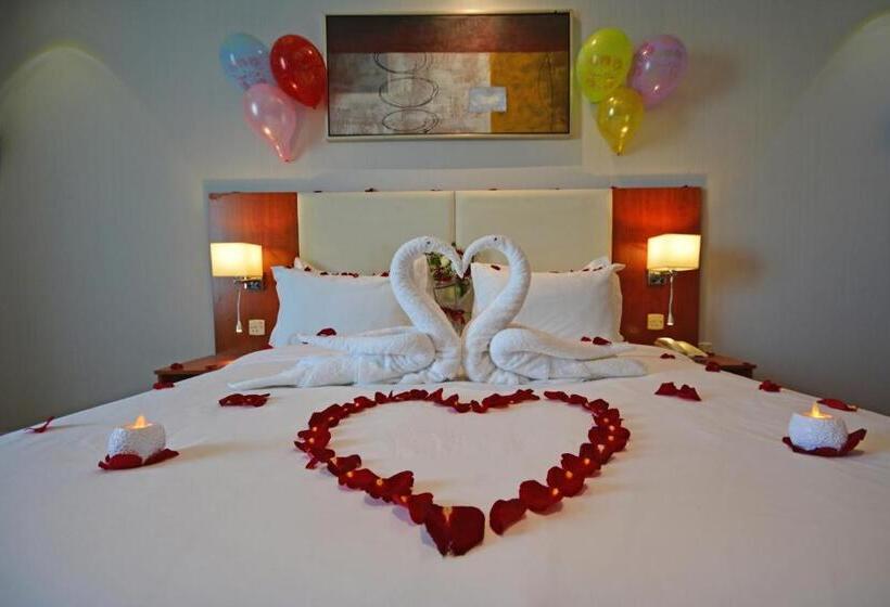 اتاق استاندارد با وان آب گرم, Roof Hotel Apartments