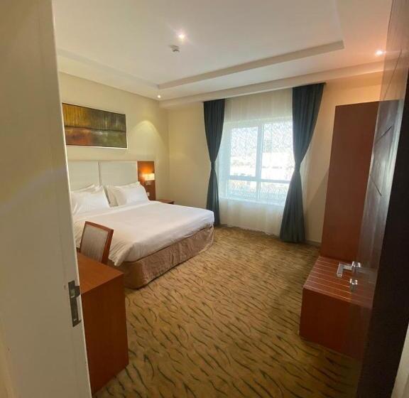 سوئیت جونیور خانوادگی, Roof Hotel Apartments