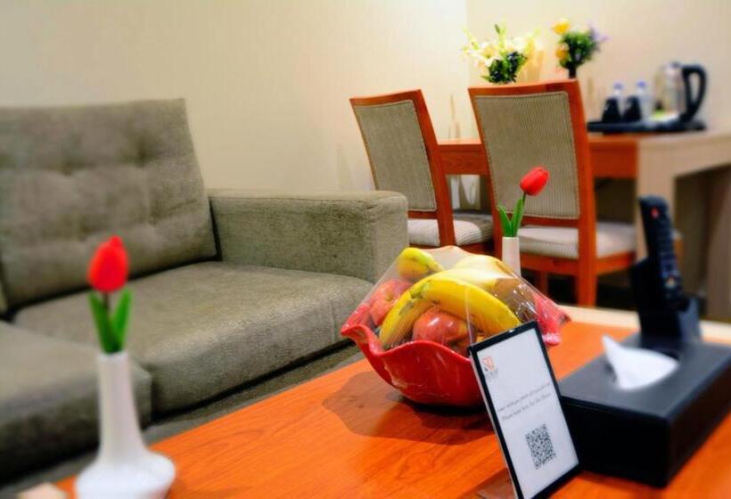 سوئیت جونیور خانوادگی, Roof Hotel Apartments