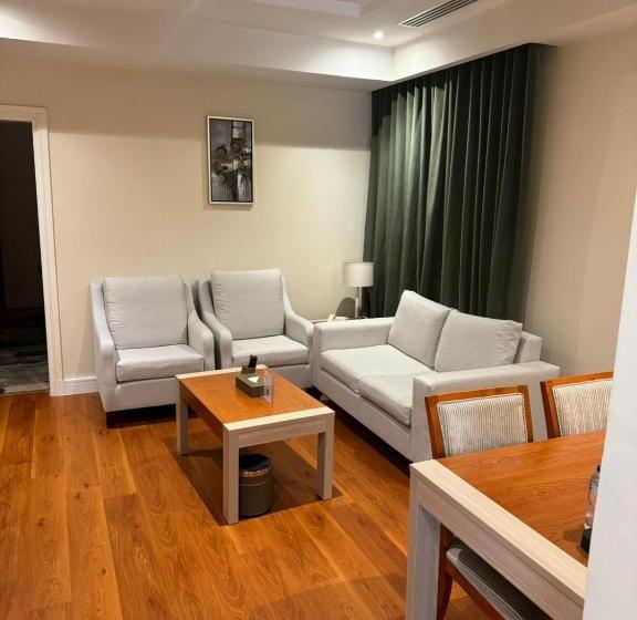 اتاق سوپریور با تخت بزرگ, Roof Hotel Apartments