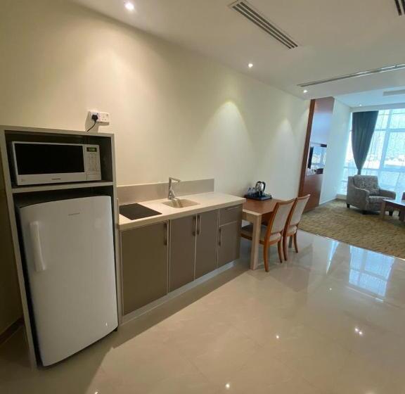 سوییت, Roof Hotel Apartments