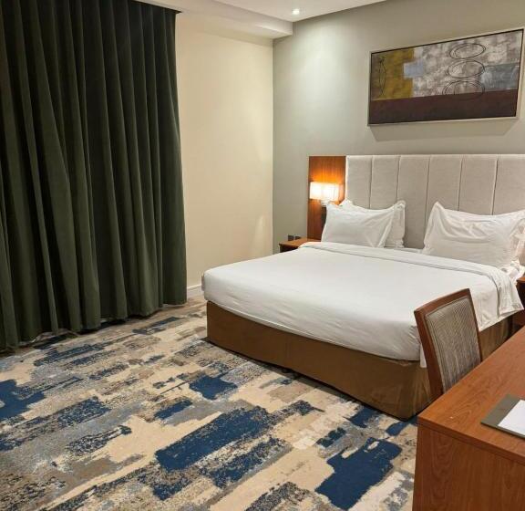 اتاق سوپریور, Roof Hotel Apartments
