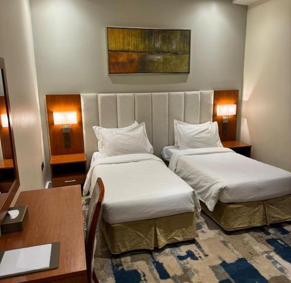 سوئیت جونیور خانوادگی, Roof Hotel Apartments