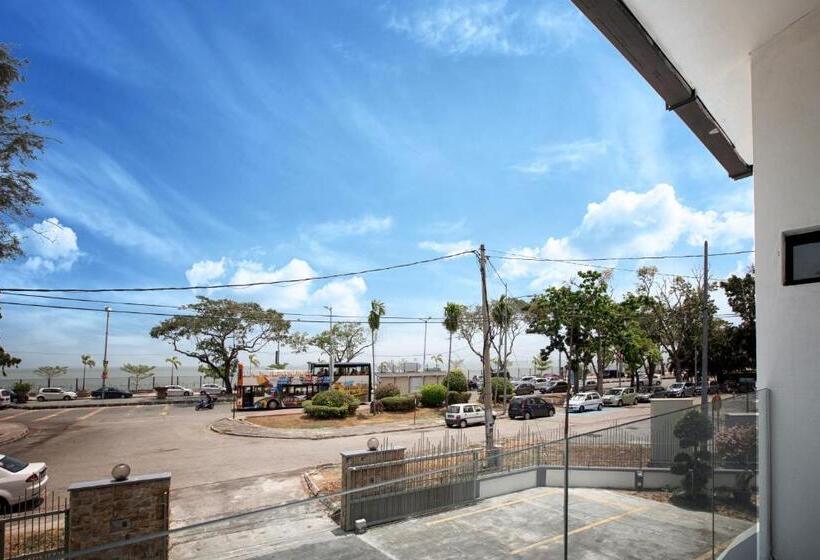 标准间带阳台, G Hotel Gurney