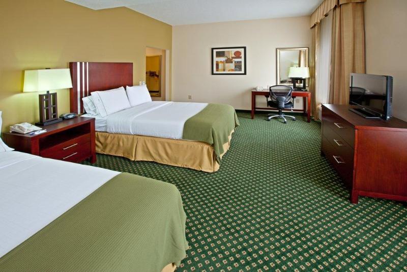 Suite, Holiday Inn Express & Suites Indianapolis   East, An Ihg