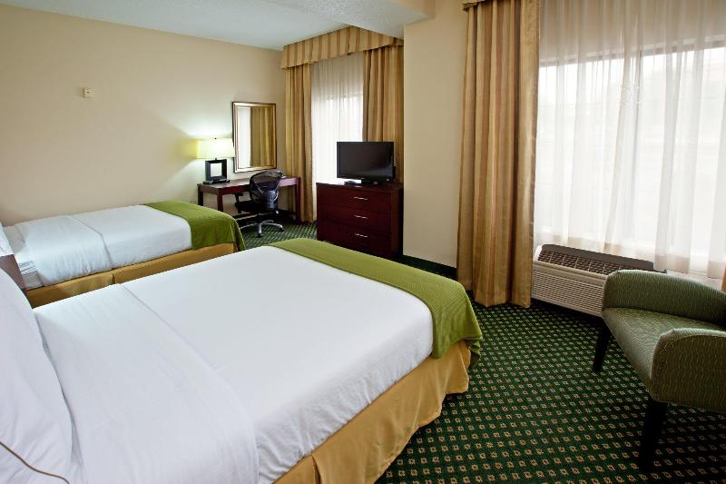 Suite, Holiday Inn Express & Suites Indianapolis   East, An Ihg