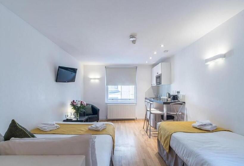 Апартаменты 1 Спальня, Hyde Park Executive Apartments