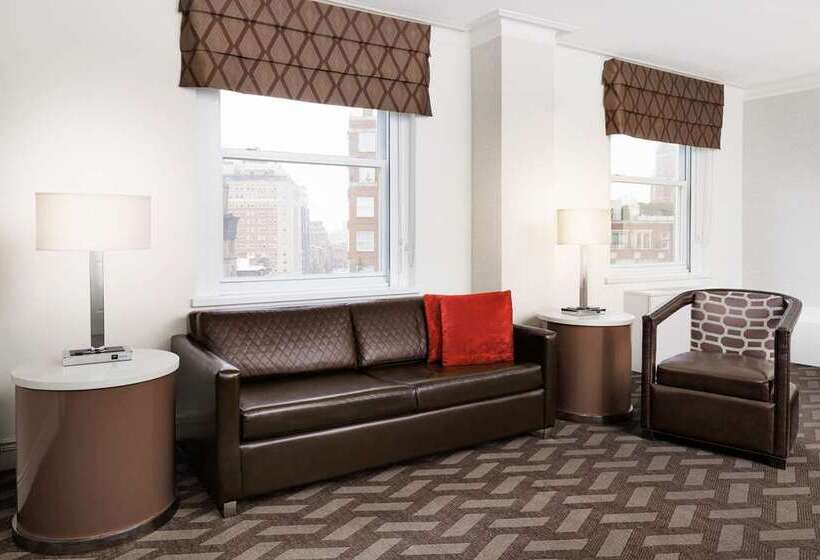 Студия Стандарт, Hilton Boston Park Plaza