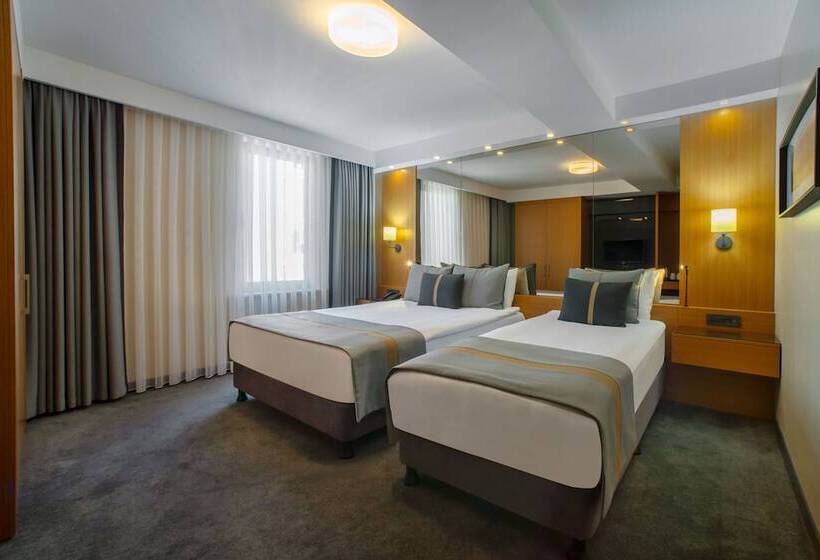 اتاق سوپریور سه تخته, Tan Hotel   Special Category