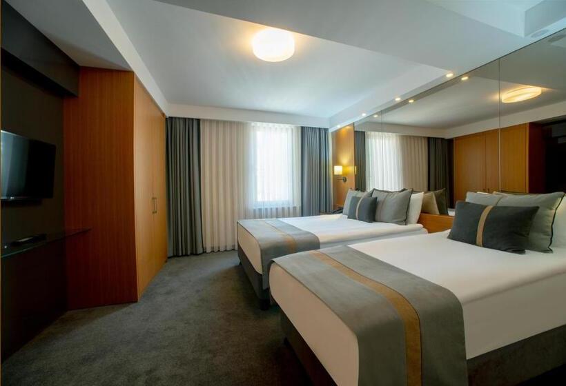 اتاق سوپریور سه تخته, Tan Hotel   Special Category