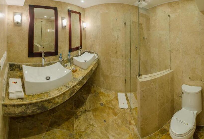 سوییت جونیور, Taypikala Hotel Cusco