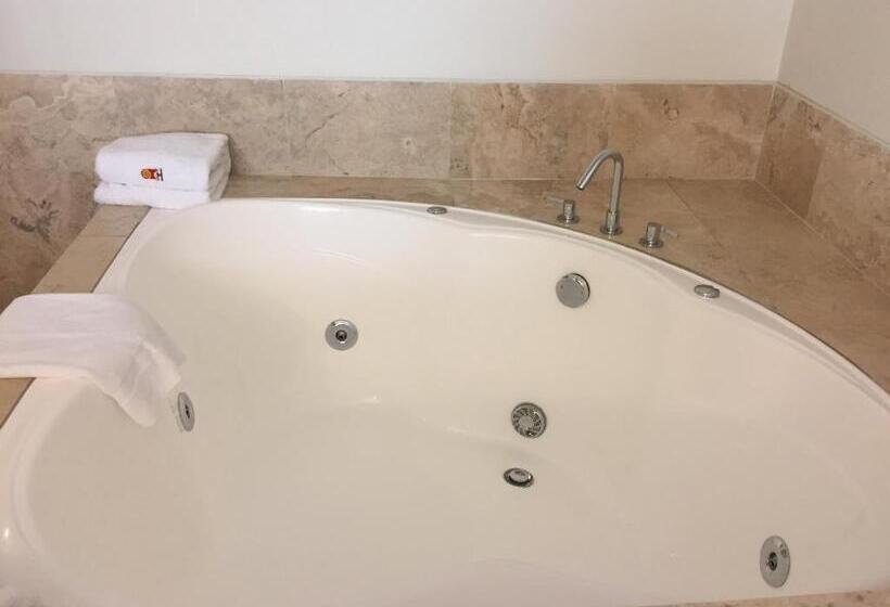 سوییت جونیور, Taypikala Hotel Cusco