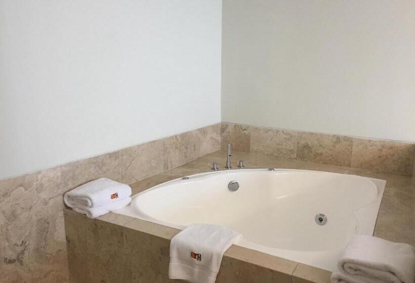 سوییت جونیور, Taypikala Hotel Cusco