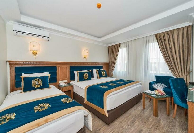 اتاق استاندارد سه نفره, The Byzantium Suites Hotel & Spa