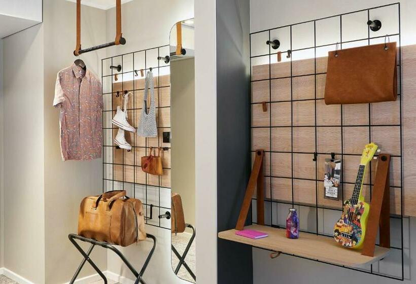 Семейный Номер, Moxy Edinburgh Fountainbridge