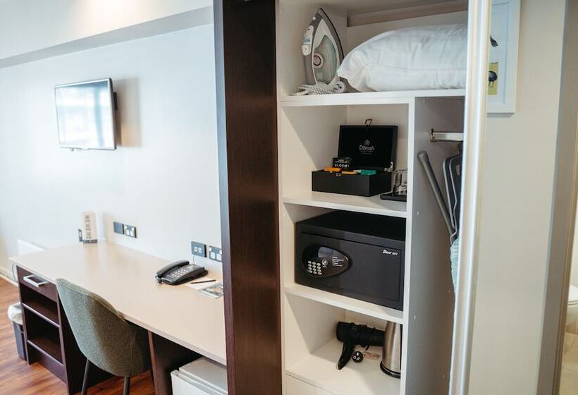 스탠다드 룸, Auckland City Hotel   Hobson St