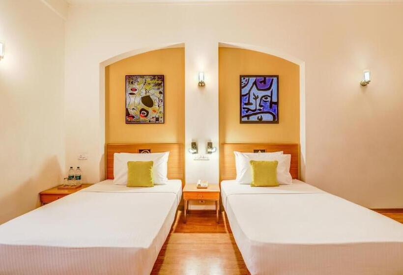 Номер Стандарт, Lemon Tree Hotel, East Delhi Mall, Kaushambi