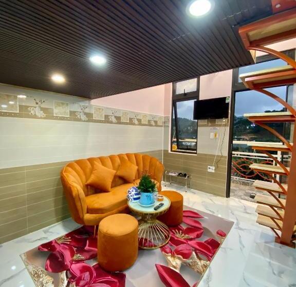 Standaardkamer met Kingsize Bed, Csltdl & Coffee Sân Vườn Vương Bảo Long đà Lạt