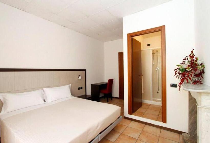Номер Стандарт, Albergo Maccagno