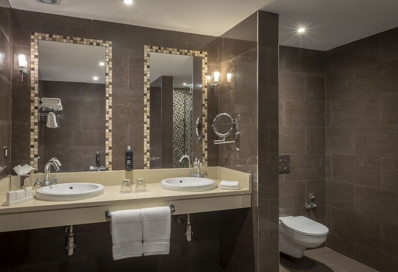 Номер Superior, Clayton Hotel Dublin Airport