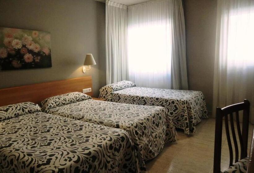 اتاق استاندارد سه نفره, Vila Mar