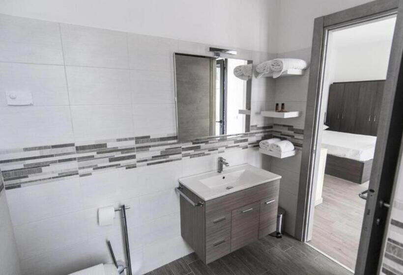 Четырехместный Номер Стандарт, Antica Campione Rooms & Hostel